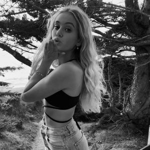 Meet your Posher, Camille